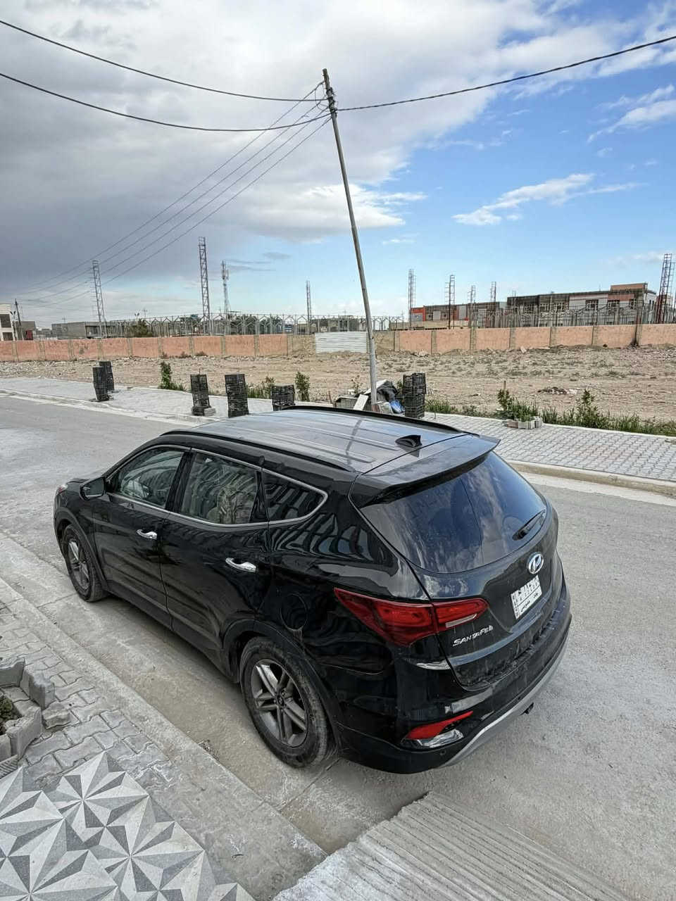 سلام عليكم
سنتافيه 2017  

رقم بغداد انكليزي 

محرك 4 سلندر 

5راكب 

حادثها جاملغ خلفي  وبيها صبغ 3 قطع 

الخلفيه 

  للبيع او مراوس بجارجر اوباما جيب  

مكاني بغداد دوره 

***********
