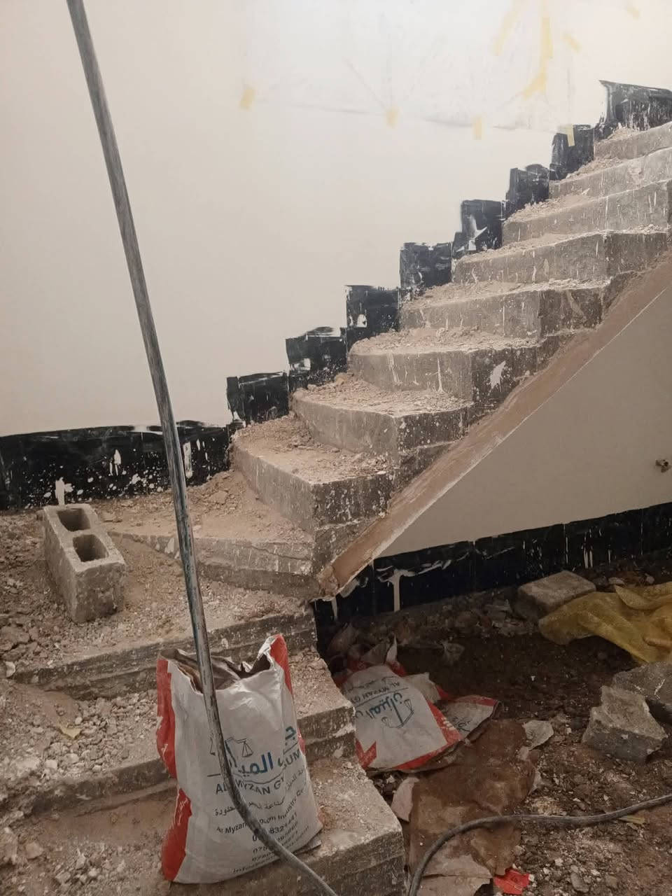 سلام عليكم  /  يوجد كادر عمل جاهز /  تصعيد مواد /  تنضيف بيوت /  تفليش /  تكشيط /  دفن نهري /  شقلنه ليل ونهار /  ومعداتنه جاهزه  ومالك دخل بكلشي تأخذ شقل جاهز مني سلمني شقل وتأخذ شقل جاهز / ماعليك بس تصال على رقم /// ***********) يارب
