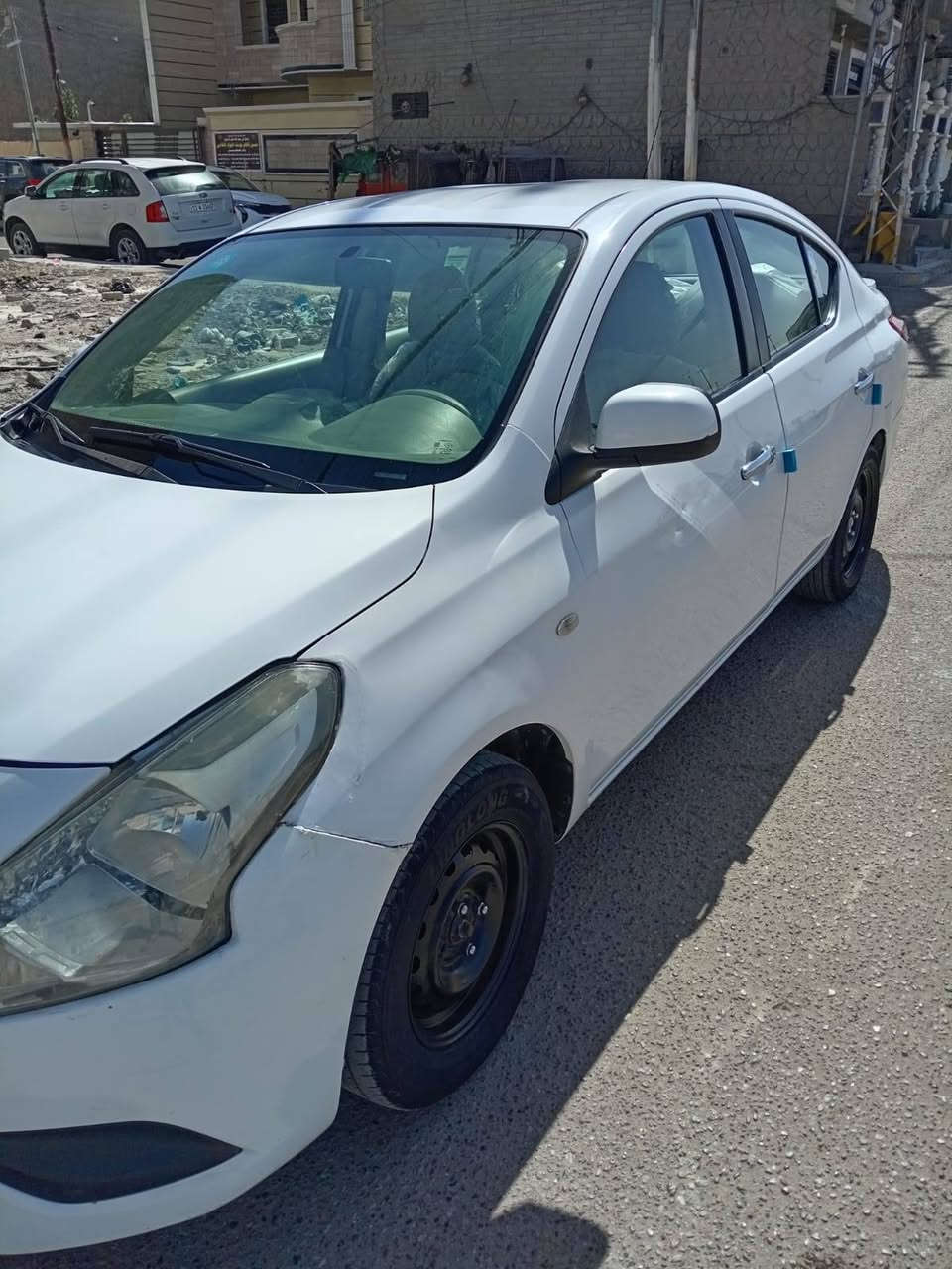 السلام عليكم سني هندي موديل 21 رقم بابل باسمي انكليزي سنويه جديده وهزه جديده سياره كير ومكينه خير من الله بيهه ضربه من الخلف   سعر السياره 88 وبي مجال بسيط حك جيه مكان سياره بغداد تقاطع درويش ***********
