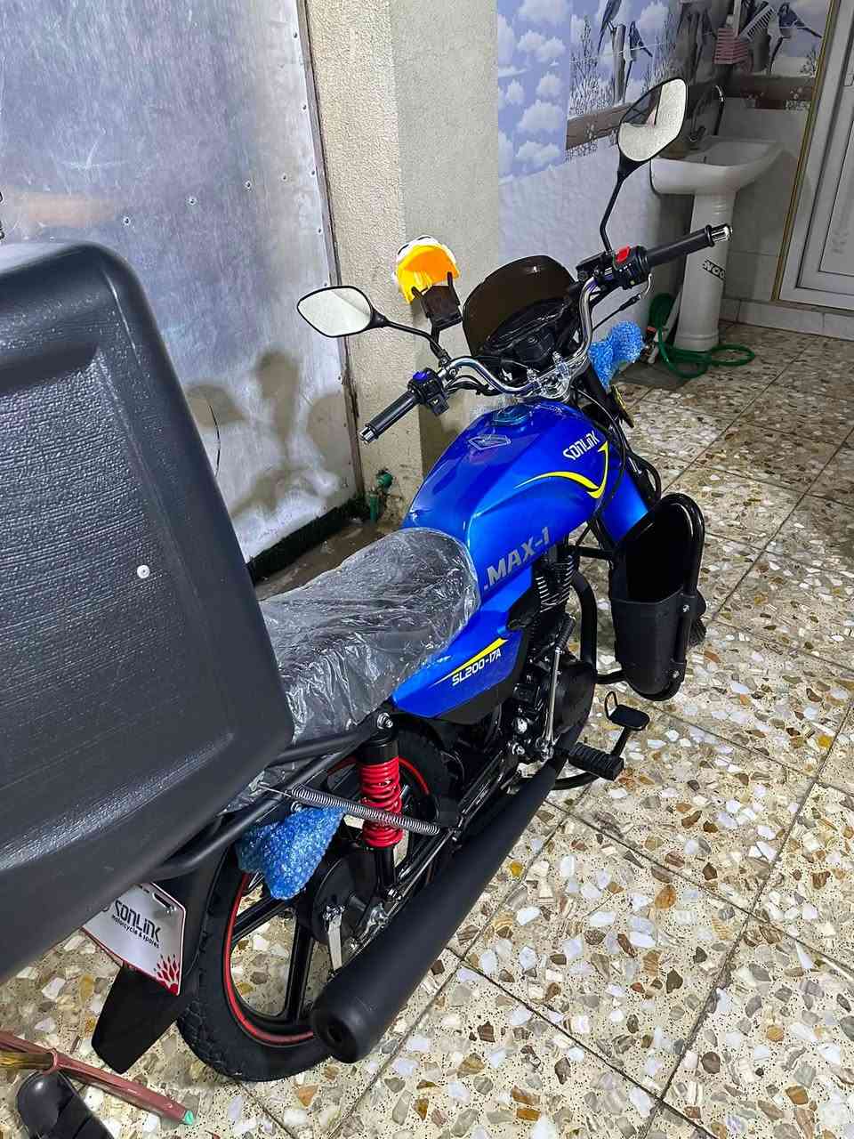 السلام عليكم سولنك   MAX. 1للبيع موديل 2025 صاله  ١٦ طالعه من المعرض مكينه  200cc دراجه كدامك بعده بل جيس مخليه للبيت مكفوله كفاله عامه من كلشي سعر هيا ول غراض 1,200  ولميعوف بل زيرو حالين بيش لحد يعلق. ***********
