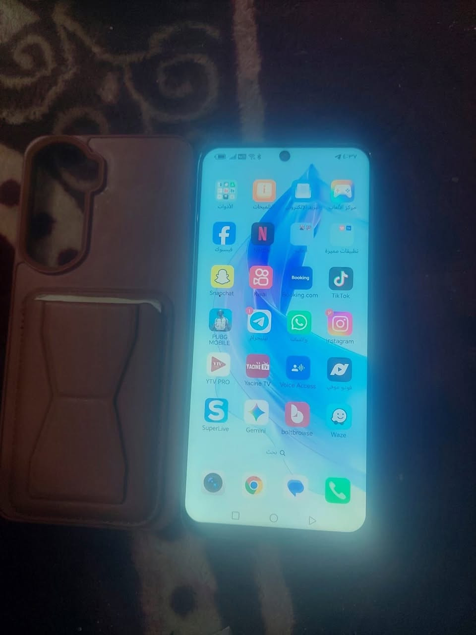 هونر لايت 90 ذاكره 256 يشغل ببجي 60فريم جهاز خير من الله ويدعم الشحن لسريع سعر 100 وبي مجال بصيط ملاحضه شاشه مبدله مالته لمو شراي لا يتعبني فدوه عنواني بغداد لعبيدي قرب لسوق.. رقم لهاتف للتواصل ***********
