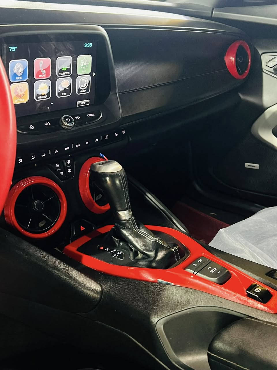 السلام وعليكم كمارو موديل 2017

خمسينيه فول مواصفات

عده الفتحه ماشيه 74 

كير مكينه لغد شاصي مكفول

سياره جديده معنه الكلمه￼

سعر 128 بيها مجال

استفسار ***********
