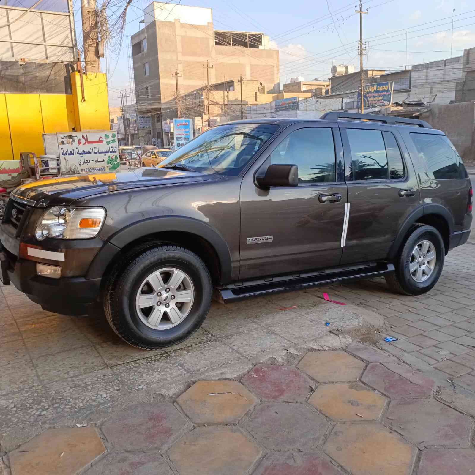 السلام عليكم
للبيع فقط بدون مراوس فورد 2007 كلين بدون حادث وصبغ 
بيه بنيد كلير 
االسياره جاهزه مكينه وكير جدد
تبريد ثلج  تخم تاير جديد
ترايه زيرو 5 راكب
رقم اربيل بسمنه تحويل مباشر
صدر امامي خلفي جديد
ترايك وين متريد سعره 90 
***********
