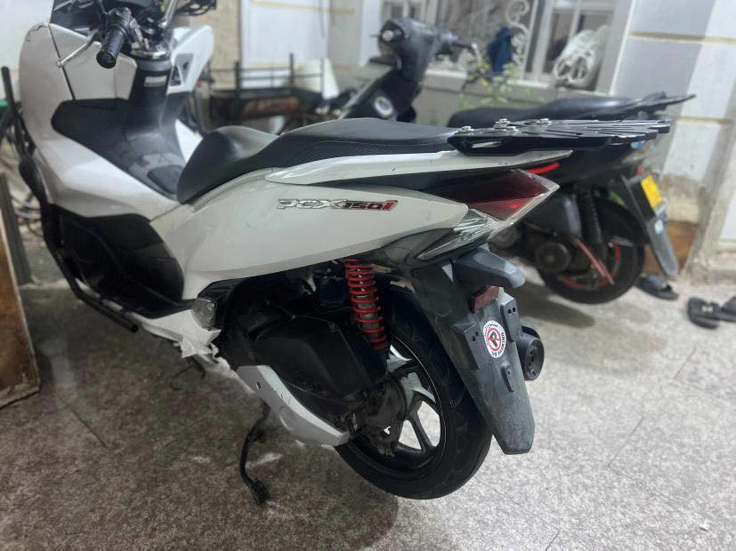 سلام عليكم بي سي آكس جيل الثالث
الدرجه برغي ما مفتوح بيها الدراجه فول 

السعر 13 ونص وبيها مجال ***********.  مكان بغداد حي اور
