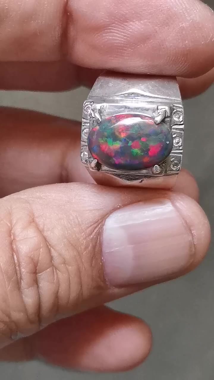 خاتم اوبال إثيوبي صياغه يدويه مطعمة الماس ٦ حبات السعر ١٠٠ الف مع التوصيل


**إذا كنت صاحب هذا الإعلان وتريد حذفه لأي سبب، رجاءا أرسل رسالة إلى الدعم الفني**