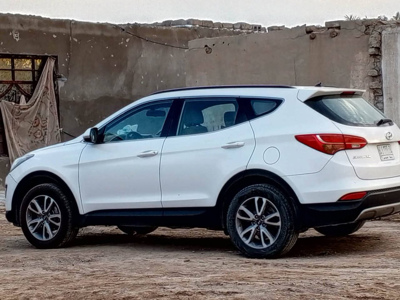 سلام عليكم سنتافي موديل 14 رقم واسط بسمي سبعه راكب و سعر 165بيه مجال ***********. ***********
