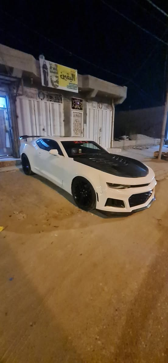 السلام عليكم
كمارو 2016 رقم بغداد بسمي 
السياره فول مواصفات 
داخل 24 لون 
تدفئة تبريد كشنات 
هيتر ستيرن 
عينة دجتال 3 وضعيات 
3 وضعيات قياده 
شاحن لاسلكي 
دوسات ضوئية
داتا شو 
خزن وضعيات كشن السائق 
شاشة جبيره 
 سلايت فتحه
وبقية المواصفات المعروفه بصمه 
وكشنات كهرباء وحساسات 
وكامره الى الخ....
سياره مابيها كل نقص محرك وكير ع وضع الشركة السياره ماشيه 103 الف كيلو يعني 62 ميل 
حادث السياره جاملخ امامي فقط وبالعراق صار بيها جاملغات خلفيه ( اني ابيع عام ) صور الحادث موجوده بالمنشور
 
سعر 115 قفل قفل ماكو هيج مواصفات بهيج سعر 
مكاني سماوه ***********
