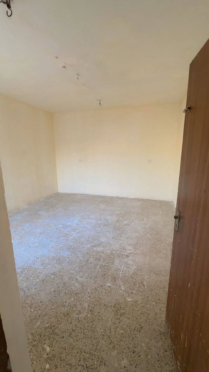 ⸻

🏡 دار للبيع – فرصة مميزة

📍 الموقع: شهداء أبو دشير قرب مدرسة الأبطال
📐 المساحة: 48 متر
📄 نوع الملكية: طابو ملك صرف

✨ التفاصيل:
▪️ غرفتين
▪️ مطبخ
▪️ خدمات

💰 السعر: مناسب (يُذكر عند التواصل)

📞 للاستفسار:
يرجى الاتصال على الرقم: _***********☎️
مكتب الإحسان ابودشير
عنوان المكتب ابودشير شارع الألف مجاور حبايبنا ________
