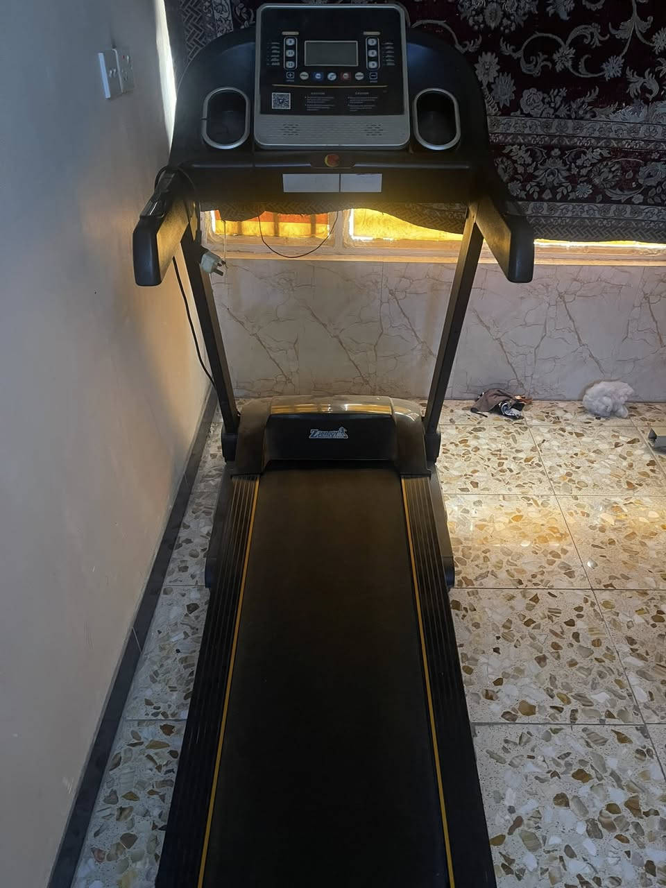 السلام عليكم جهاز جري جبلي للبيع جديد كلش بي ميزه دقات القلب اثناء العب مكينه صناعيه مستعمله قليل جداً  بيهه عطل بسيط  ومكيه فراشه شغاله يحتاجله فقط دواسه جنطته موجوده كامله للاستفسار ***********
