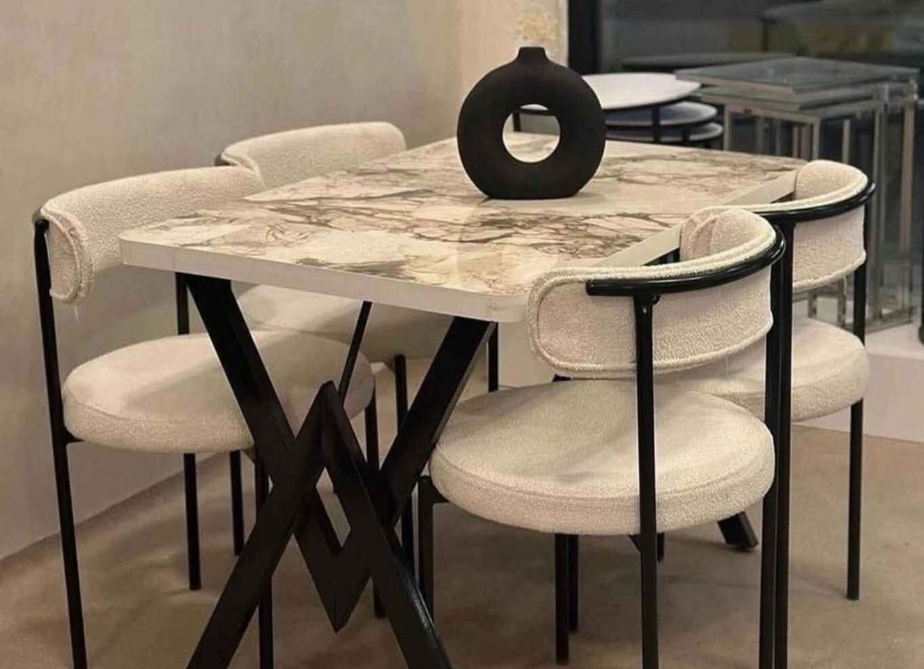 تخفيضات 145 الف
ميز و4 كراسي كوالتي عالي تركي
وليس صيني❌
قماش الكراسي مخمل
توصيل لكل العراق 5 الف 

شرط الميز يتحمل اكثر من 250 كيلو 
والكراسي تتحمل وزن 250 كيلو 
يحق لزبون فحص الطلب قبل الاستلام 
اي اختلاف يرفض الطلب 
للحجز والاستفسار راسلو الصفحه 
او اتصال بالرقم ***********
يتوفر واتساب. بغداد, العراق
