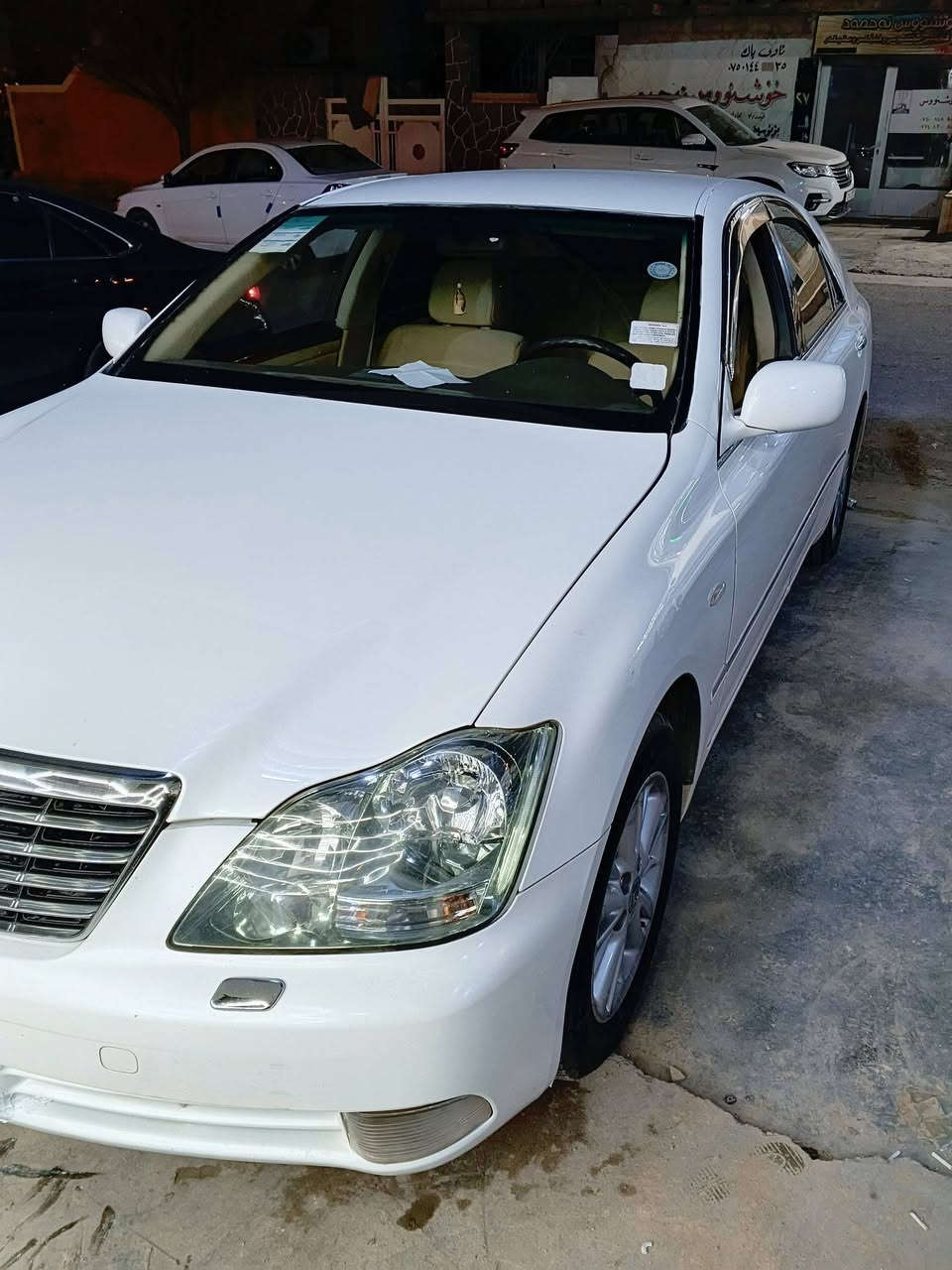 بەناوی خوای گەورە
شاهینە موس 2005
3دوگمەی پەردە شاشەو کامێرا
گێرو مەکینە 182بێ دوکەڵ
تەنها 1پارچەی بۆیاخی ئەوروپایە
بێ چاڵ بێ شوخت 
پێویست بەوەسف ناکات 
ماشااللە ی دەوێ 
***********
