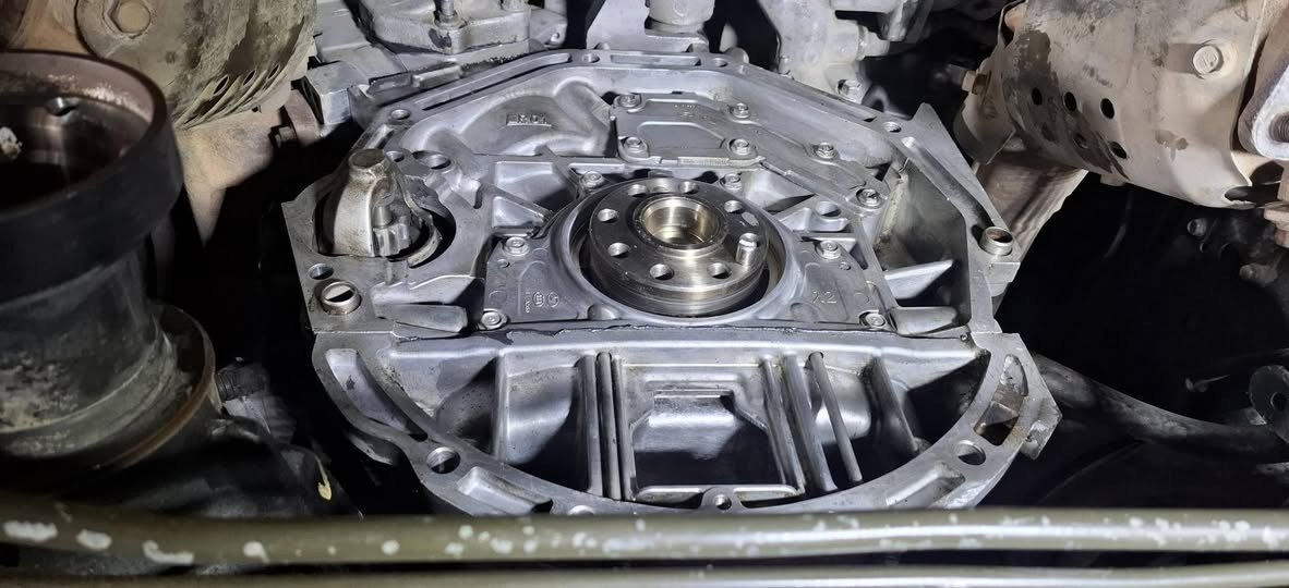 #يالله 
شرفني اخي ابو زهراء لعمل صيانه 
١.تبديل چبنه بيرن
٢.تبديل ضفيرة كير
٣.تبديل دهن كير
٤.تبديل بلي مكينه
٥.تبديل چبنه كرنك 
٦.تبديل واتر بمب + ولف حماوه
٧.تبديل باور
٨.تبديل جوينات تدفئه +جوينات راديتر وبواري 
تحياتي خادمكم كرار رحيم 
***********
