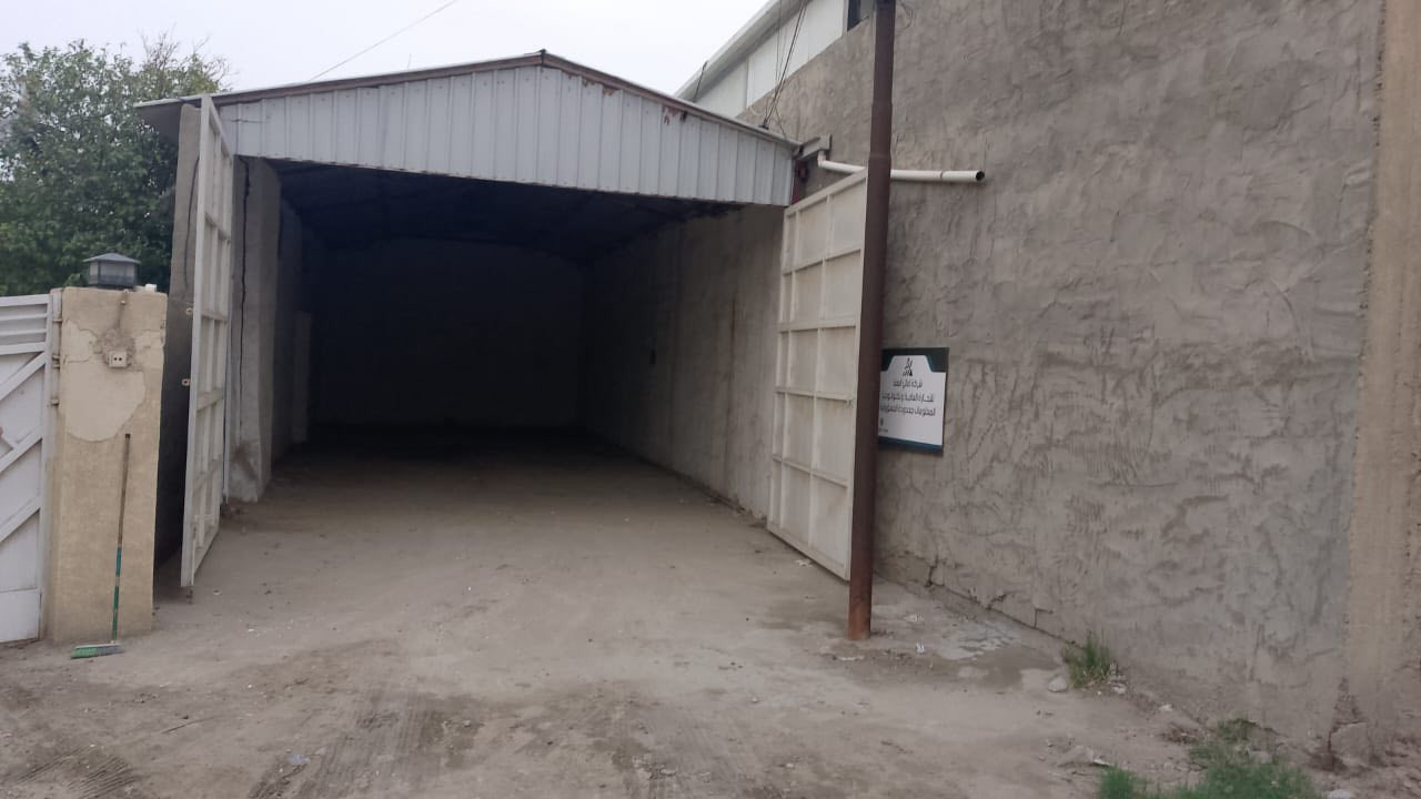 السلام عليكم 
يوجد مخازن للايجار في عويريج الصناعية 
متوفرة كافة المساحات ٥٠٠ متر ٧٠٠ متر. ١٠٠٠ متر
٢٠٠٠ متر
للاستفسار اكثر يرجى الاتصال على الرقم 
***********
