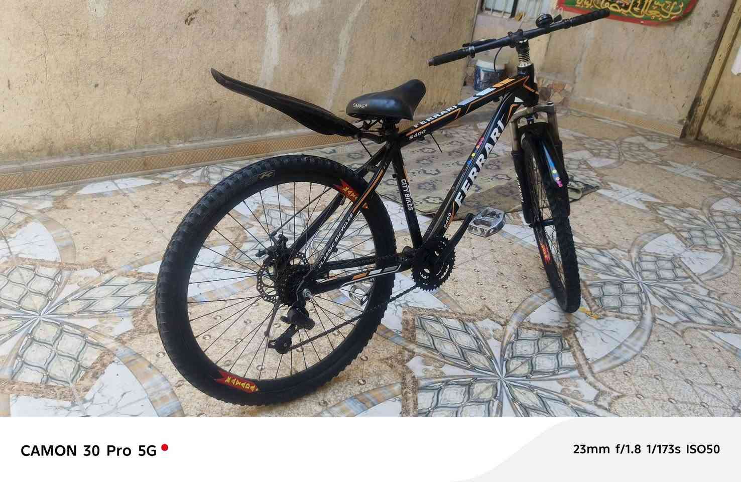 سلام عليكم بايسكل جاهز من كلشي جبلي حجم 26 الرقم *********** العنوان بصرة زبير  السعر 
 75و بي مجال
