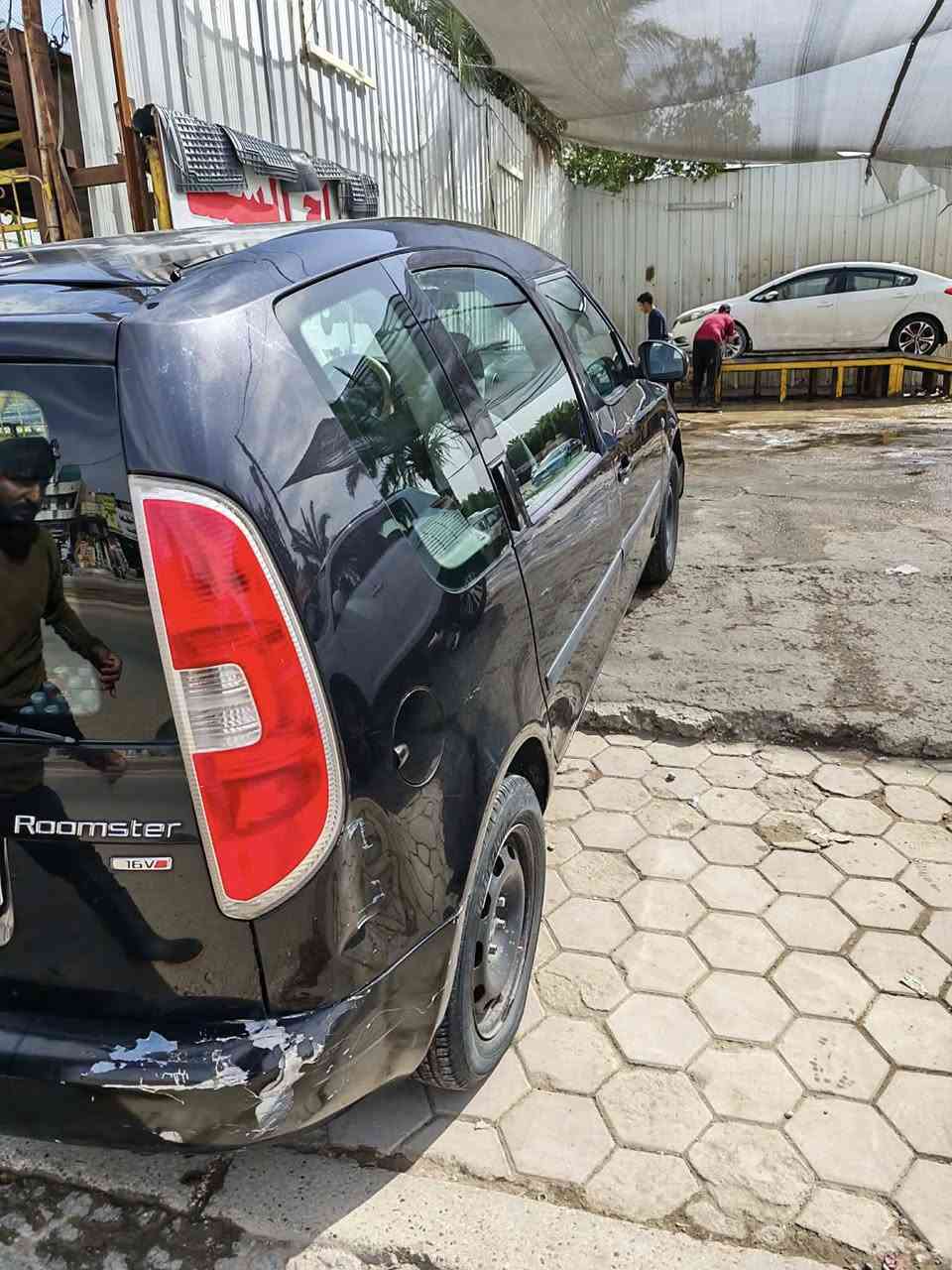 السلام عليكم سياره سكودا 2013 سياره جديده ناعمه محركهه الف وستميه كير اوتماتيك سياره جاهزه وحلوه رقمهه اربيل بكان السياره بغداد لشراي يتصل على هاذه الرقم ***********
