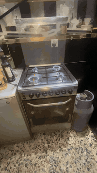 سلام عليكم طباخ ٤ عيون نضيف اخو الجديد مداخل تصليح فقط الجامه انكسرت بس بي جامه ثانيه مساعده يشتغل كلشي مابي نستخدمه السعر ب١٠٠ الف وبي مجال ستيل مكاني بغداد الدوره وهذا رقمي ***********
