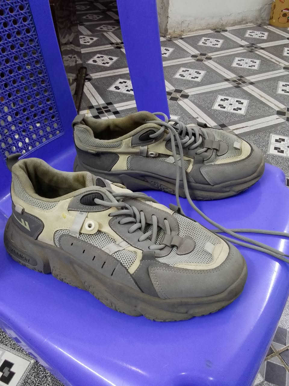 عندي 18 حذاء بيهن جدد مشترييهن بس مستخدمهن قليل وبيهن باله حول18 واحد اي شك او شي مابيهن بس يردلهن غسله انتو اصحاب خبره بل غسل اني اشتري واذب واهس والله ماخذهن على 10 و 15 قطعه واكو 20 الف ماخذهن صور كدامكم عمي الي على باب الله كلهن 60 الف نهايتهن والله بلاش بس يردلهن دبانات مابيهن عندي علاكه دبانات ماعرف يفيدنكم او لا بيهن حتى قياطين المهم هذني نهايتهن 60الف بلاش والله مكلفاتني فوك 200 الف بس يردلهن ترتيب وغسله زينه مكان بغداد العلاوي كلهن تقريبا قياس 41 او 42 قياسيي
اتصال ***********
