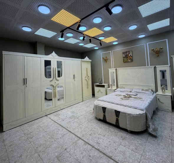 💰 السعر: مليون دينار فقط – غرفة جديدة وجاهزة
📞 للحجز والاستفسار واتساب: ***********

🛏️ غرفة نوم فخمة – خشب خفيف سوكي / درجة اقتصادية – طابق واحد
• داخل معاكس 3ملم – خارج تحفير SNS انديف 5ملم
• صبغ حراري درجة أولى
• كنتور 6 أبواب – 9 قطع كاملة
• سرير بلاويد أسود (6 أرجل)
• قياس الكنتور: ارتفاع 2.40 × عرض 3.20

✨ الإضافات:
• دوشك: 135 ألف
• شازلون مقعد: 50 ألف
• شازلون مخزن: 75 ألف
• طابورية: 15 ألف
• زاوية تصميم كنتوري بنفس ارتفاع الكنتور

🛠️ فحص قبل الاستلام

🚚 التوصيل:
• بغداد: توصيل وشد مجاني (الأطراف 50 ألف)
• المحافظات: حسب البعد
