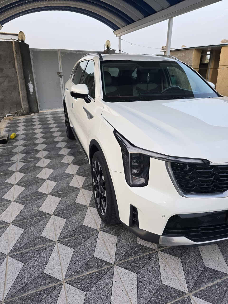 السلام عليكم كيا سورنتو موديل 2024 خليجي محرك 6 سلندر 3500 ضمان شركة  خمس سنوات او مية الف كيلو السيارة مكفولة كفالة عامة مكفولة من الدعامية للدعامية بدون أي ملاحظه
السياره على وضعيه الشركه والسياره ماشيه ٣٥
استخدام نظيف جداً والسياره 
مواصفات السياره :
بصمة تشغيل عن بعد شاحن واير ليس 
كشنات كهرباء سبعه راكب تبريد ثلاث قطع
جنطه كهرباء سايد بريك بصمة ثلاث تحكمات أنظمة قياده كير موس شفتات ستيرن بردات حساس خلفي امامي مري شفط لايت لد وبك لايت لد 
والمكان بابل حله قرب جامعة بابل 
***********
