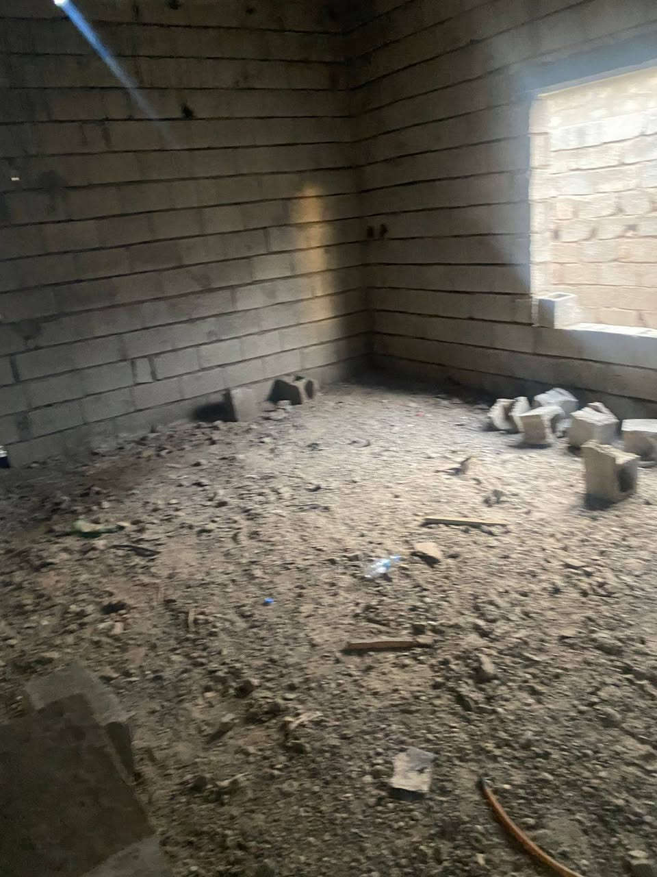 السلام عليكم هيكل مصبوب للبيع غرفتين نوم وصاله ومطبخ وديوان وصحيات  داخليه القطعه 500 مسيجه بلوك كامل واصل كهرباء ومي وشارع تبليط العلم دبي قريب مدرسه عبدالله جباره 
السعر 17مليون 
يرهم مراوس بسياره 

***********
***********
