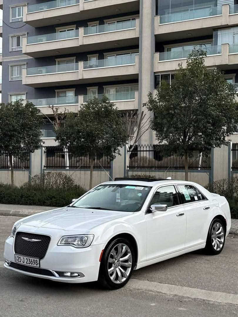 مساء  الورد على متابعينا الورد  ❤️‍🔥

محبين الخليجي الكلين والجديد السيارة امانة الله تخبل وتسوه وكلش مرتبه بحالة الوكالة 🔥🔥

💣 مكينه. ( 3600  )

🚗 معروض للبيع عبر منصة السيارات العراقية

🔹 السيارة: (  كلايسلر اوباما 《C300》)
🔹 سنة الصنع: 2018

🔹 الحالة: ( خليجي كلين تايتل  🧭 )

🔹 الفحص: ( فحص كامل )
🔹 المحرك / القير: (ممتاز / شرط)

🔹 السعر: ( 289 $$ قابل للتفاوض)

🔹 الموقع: ( بابل )

🕳 ماشية 80 الف 

✨ مميزات إضافية:

 • مواصفات سياره C

داخل vip داخل ملكي ابيض

كشنات ابيض ملكي

كشنات خلفي تدفئه

سقف بنوراما فتحتين

مري قلاب ويه البك

خزن ميموري

ستيرن تدفئه

ستيرن كهرباء

شفتات ستيرن

لايت عدسات زنون شاشه كبيره + کامره خلفي دواره

نضام صوت الباين

ويل 20 مكسيكي

 • 💯💯 كلين كفاله عامة من كلشي 

📩 التواصل خاص فقط

البيع يتم عن طريق منصة السيارات العراقية
نرتب المعاينة، الفحص، والتواصل بكل شفاف

للمشتري الجاد وبالخدمة

***********
