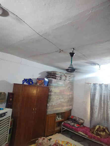 بيت للبيع ٣ غرف بحي الحكيم يم بيت عطوف ثالث بيت ع شارع عكاده مساحة 290 السعر 45 وبي مجال ان شاالله ***********
