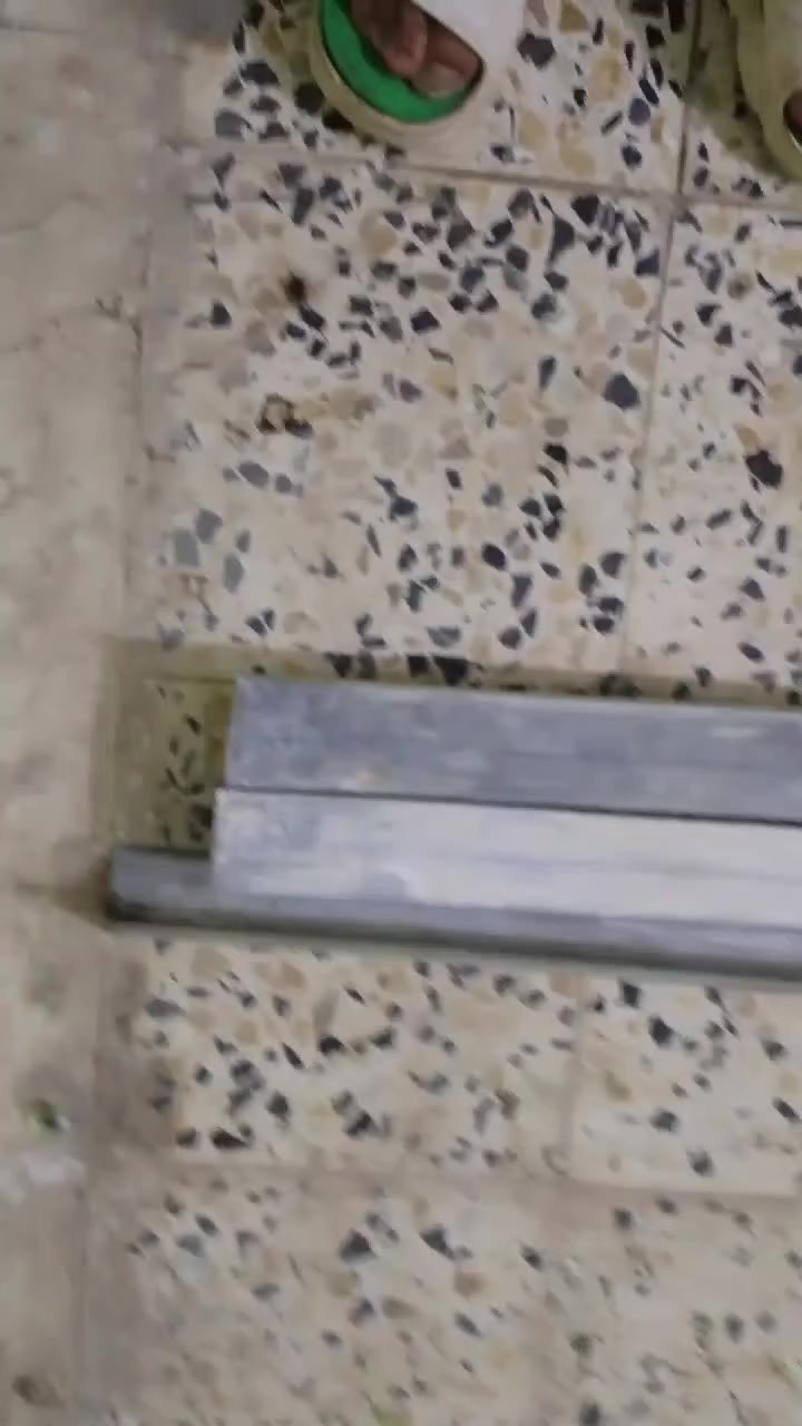 سلام عليكم مصاطر الطول كلث أمتار ول جارور متر ونص السعر 30 مكاني حي الحسين القديم خاص


**إذا كنت صاحب هذا الإعلان وتريد حذفه لأي سبب، رجاءا أرسل رسالة إلى الدعم الفني**