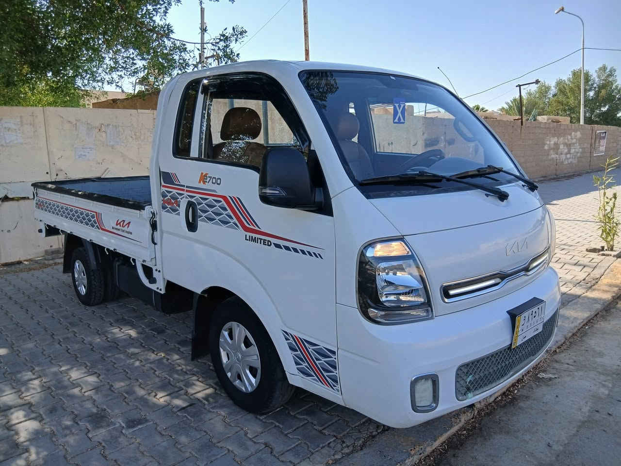 سلام عليكم للبيع كيه عموشه موديل ٢٠٢٢ رقم بغداد شكل ٢٣ مكفوله كفاله عامه من الضربه والصبغ كير محرك اكسل تخم تاير تبريد ثلج سياره جديده جاهزه من كلشي العنوان بغداد الطارميه الشراي يتصل الهاتف *********** // ***********
