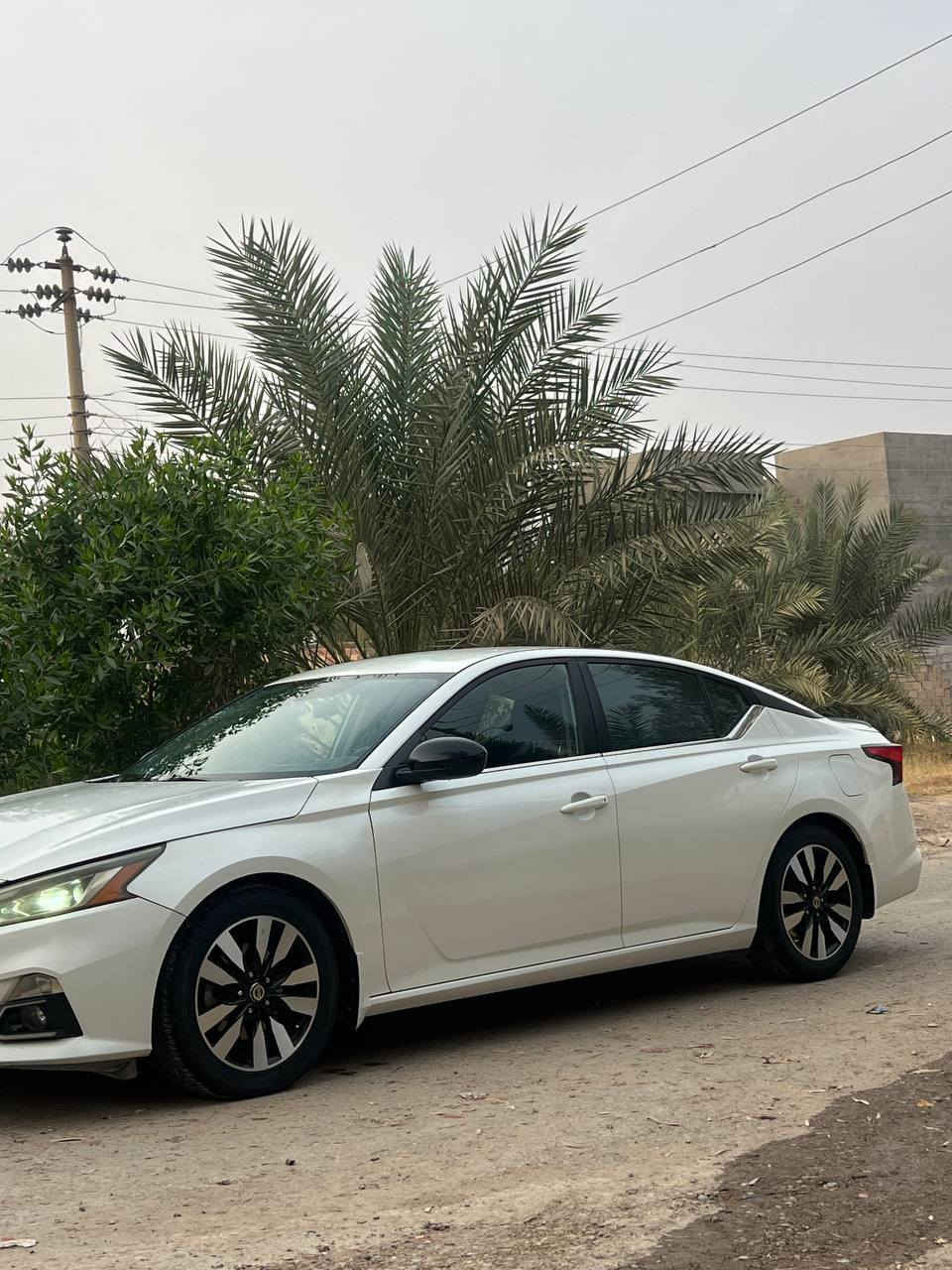 نيسان ألتيما موديل ٢٠١٩ مواصفات SR الضرر تبديل بونيد والجامرلغ الأيسر بارد السعر ١٤٧ وبيها مجال مكان سيارة بغداد ديالى ‏‪***********‬‏
