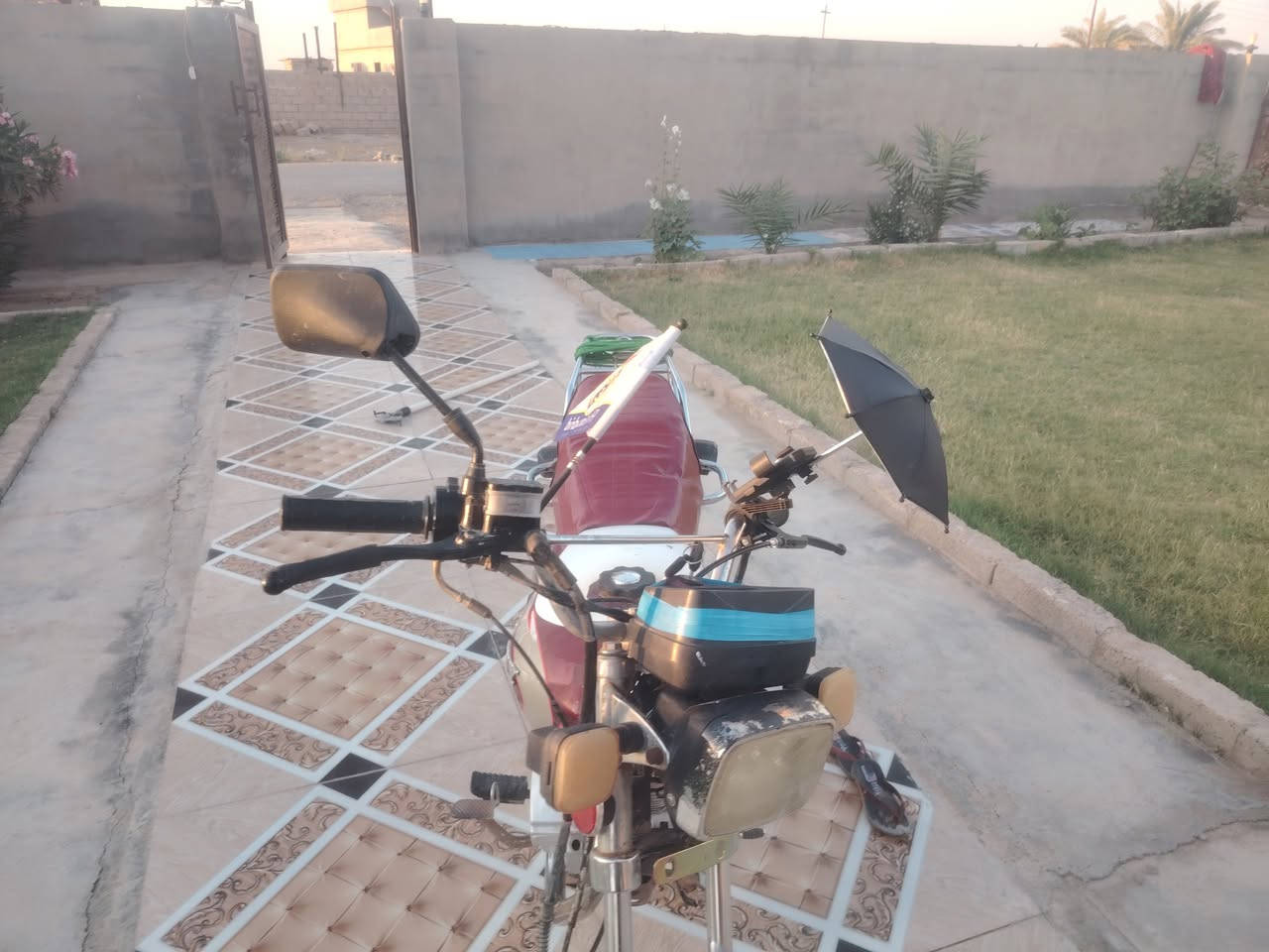 سلام عليكم اخوان دراجه لل بيع موديل 2020 لا صرف لا بخار كهربائيات سلف كامل شغال امعوز بس سايق مال شغل سعر 375 شراي ***********
