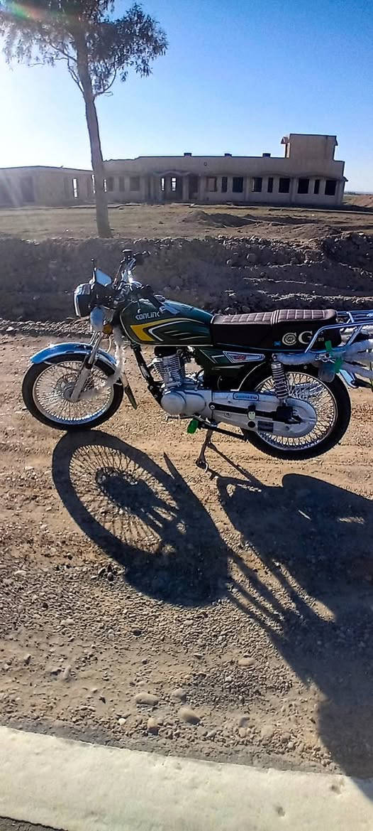 سلام عليكم دراجه  للبيع..  موديل 25 ماشيه 7 الاف دراجه حلوه بل واقع بعد احلى كهربائياتها كلهاا شغاله اي نقص مابيها دراجه حلوه ورزنه من الشغل للبيت مرتين بس وصلت بيها لتكريت.. عنون صلاح الدين قضاء الدور  السعر 650/ بي مجال
للاتصال و اللاستفسار.  ***********
