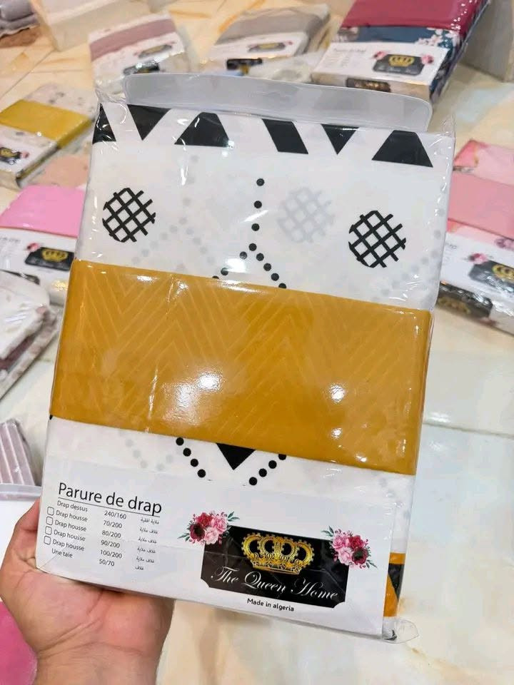 بارور دو درا  😍 بلاصة و نص  
3بياس ❤️ ( اوس  + درا +مخدة )
 كاليتي تهبببل قماش  ❤️
و السعر هاااايل 🏃🏃✨ 
      100DA ✅


**إذا كنت صاحب هذا الإعلان وتريد حذفه لأي سبب، رجاءا أرسل رسالة إلى الدعم الفني**