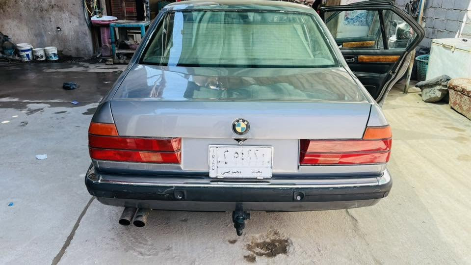 السلام عليكم من رخص الأمن المحترم
Bmw ٧/٤٠
أصل بليتة و سنوية مكفولة من الضربة 
مصبوغة للجمالية 
مكينة مكفولة 
السيارة جاهزة من كلشي 
سلايت طكتين 
ABS شغال
تخم تاير باتري كلة جديد 
منظومة ماء +منظومة تبريد جديد 
السيارة مدامة بالكامل 
بسمي ابيع شرط التحويل 
السعر المطلوب ٦٥ وبيها مجال 
للاستفتار أكثر الاتصال على ***********
