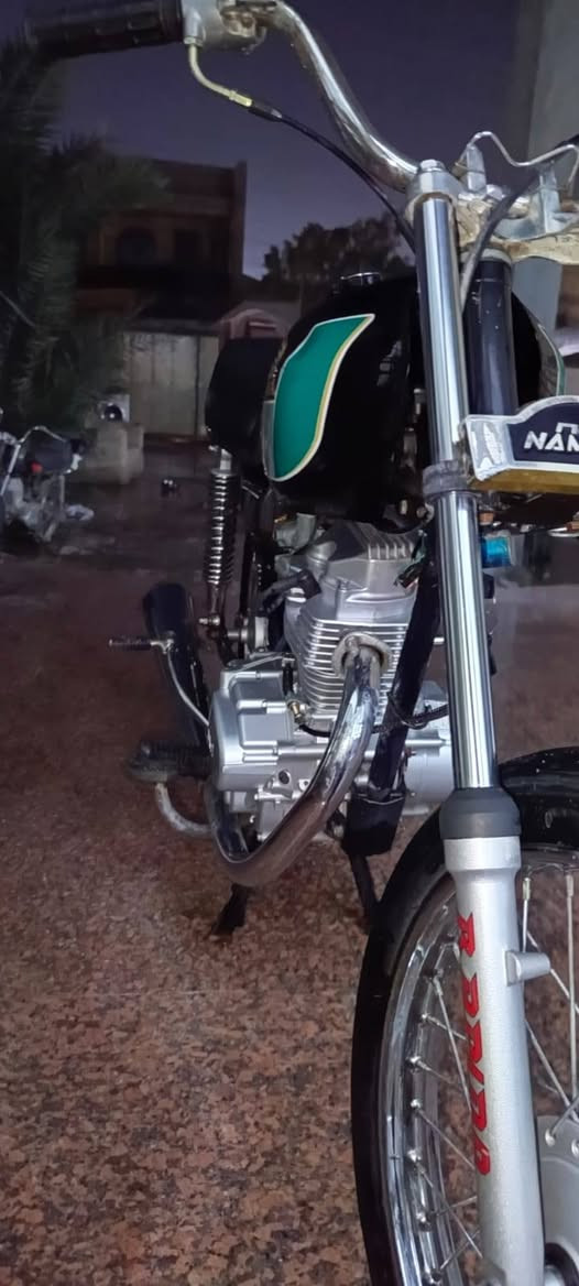 نامه كلك كلك كلك سعرها ٦٥٠ و بيها مجال للشراي دراجه سبانه ما ممددها عليها مكاني ناصريه مركز شومر وهذا رقمي *********** واتساب و مازنجر موجود
