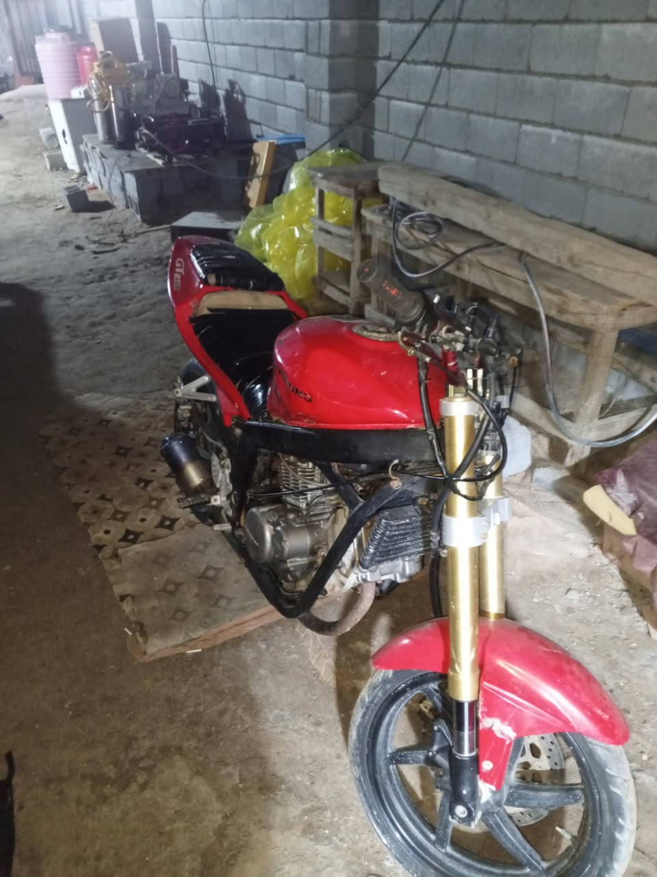 سلام عليكم بطح هايسونك البيع شقاله سعر 450 مكاني الهارثه رقم *********** سكان رياضي كزوز رياضي دراجه حلوه مال ونسه
