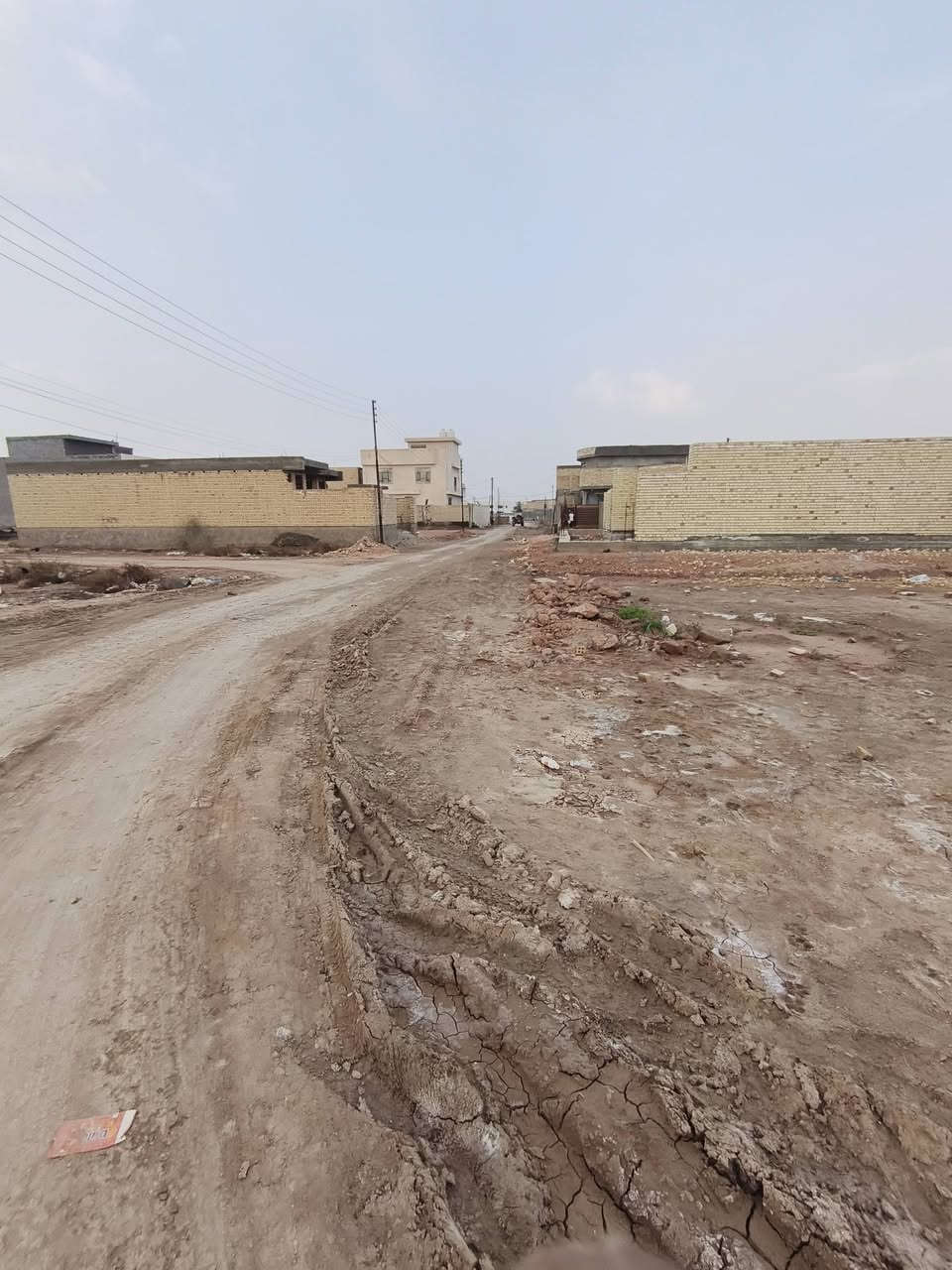 قطعه ركن على شارعين 260متر زراعي سند 25 شارع استاذ حبيب وبيت ابو احمد المله  مي وكهرباء واصله السعر خاص او اتصل على
***********
***********
