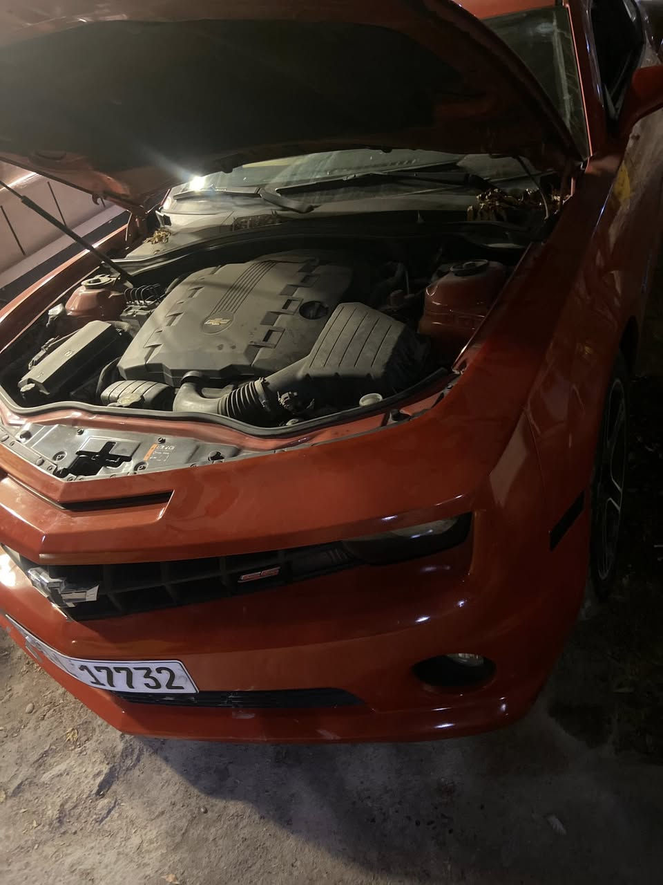 السلام عليكم
كمارو 2013 للبيع
سيارة مواصفات عاديه رقم سليمانيه 
بيها بس قطعه وحده صبغ جاملغ وموجود سونار 
محرك كير شواصي لغود مكفولة ب98 وبيها مجال 
***********
