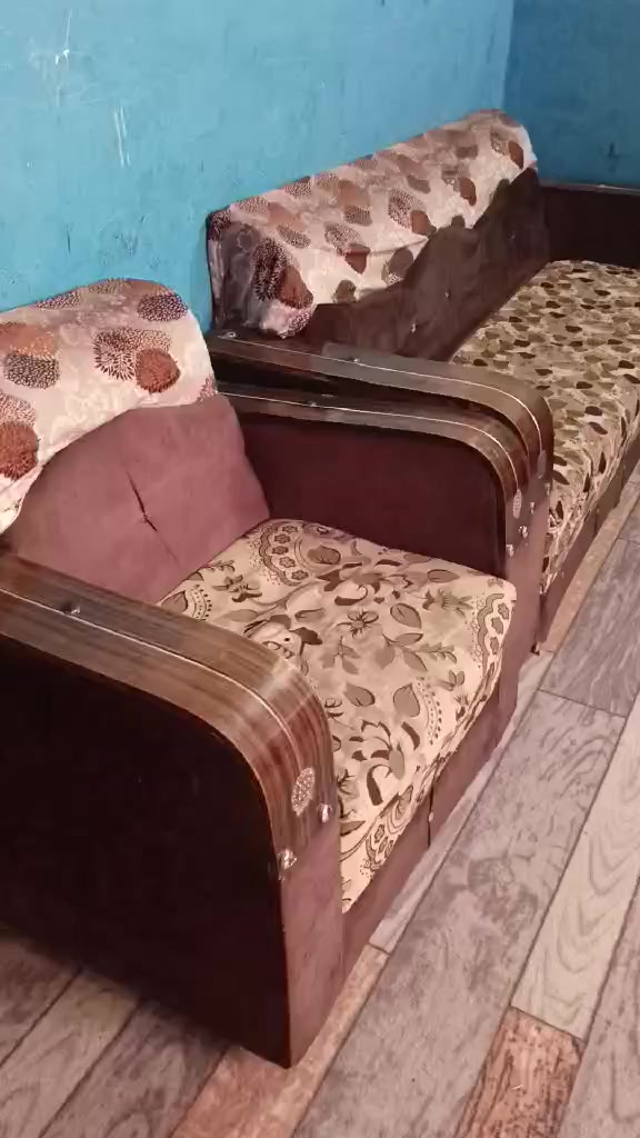 تخم 10نفرات لبيع سعره 125وبي مجال
***********
