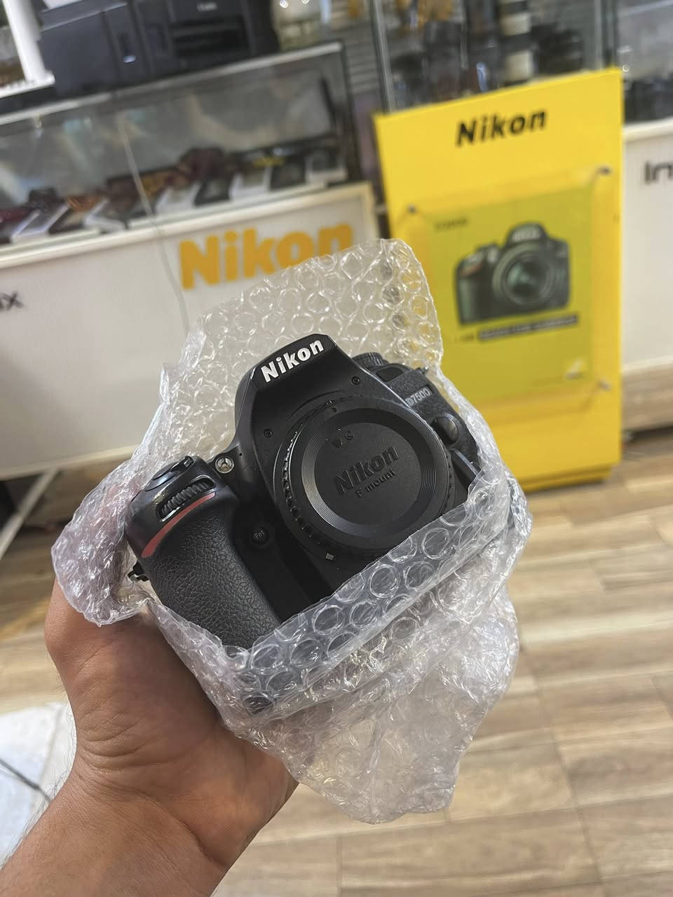 للبيع مع عدسه اخت جديده  سعر مليون75


**إذا كنت صاحب هذا الإعلان وتريد حذفه لأي سبب، رجاءا أرسل رسالة إلى الدعم الفني**