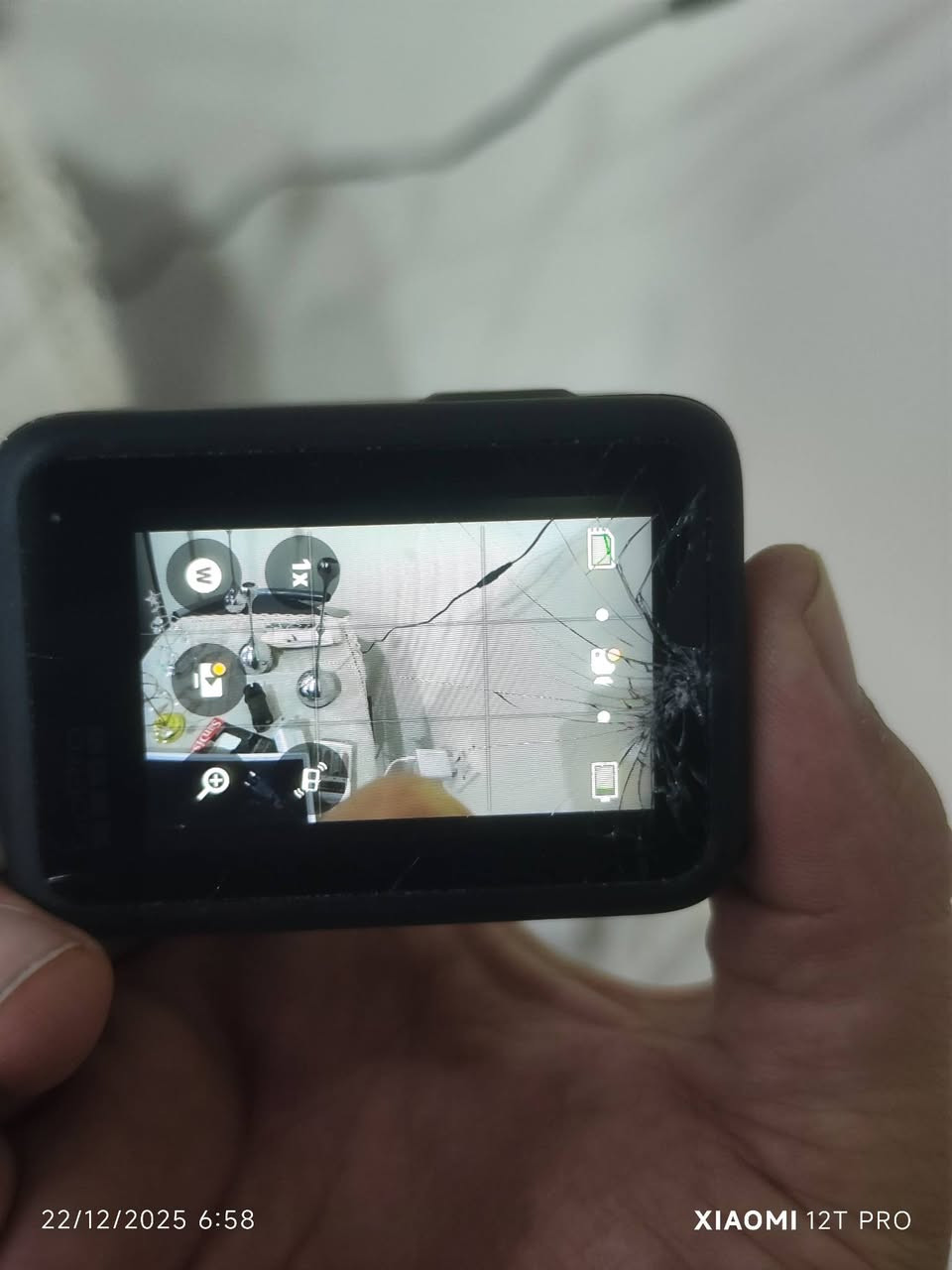 كاميرا كوبرو 10 شاشة مكسورة بس شغال اللمس مالته 
وبيه مشكله مرات من تخليه على الشحن وتشيله يضل ضوه الشحن مشتغل الا تشيل البطارية وترجعة
السعر فحم فحم 50 الف


**إذا كنت صاحب هذا الإعلان وتريد حذفه لأي سبب، رجاءا أرسل رسالة إلى الدعم الفني**