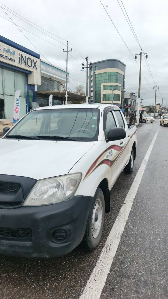 مه رزيه ٢٠٠٩ فه لاحي گير و مه كينه و ته ق و ره قه ي به شه رته جوار تايه ي لؤكي لؤ به سترايه سنه وي ره قه م هه زه فه حس هه مووي ٢٠٣١ شاشه ايباته ٣٠٠ هه زار رؤيشتيه غازى ايتالى لؤ به سترايه 
٣ بارجه ى به س به مبه دؤسه ي كه فه ر كؤراوه لاى سايه ق *********** 135 وه ره قه و محمه له ى تيدايه ناو داخيلى و ده ره وه لؤكه أربيل, العراق
