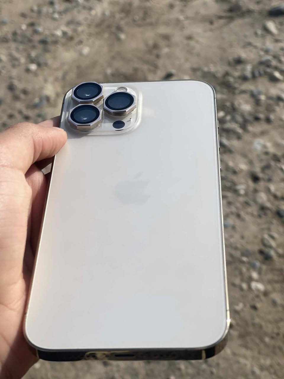 13 برو ماكس للبيع
بلادي على ايدي بطاريه 84 
ذاكره 256 / اتصل ***********
