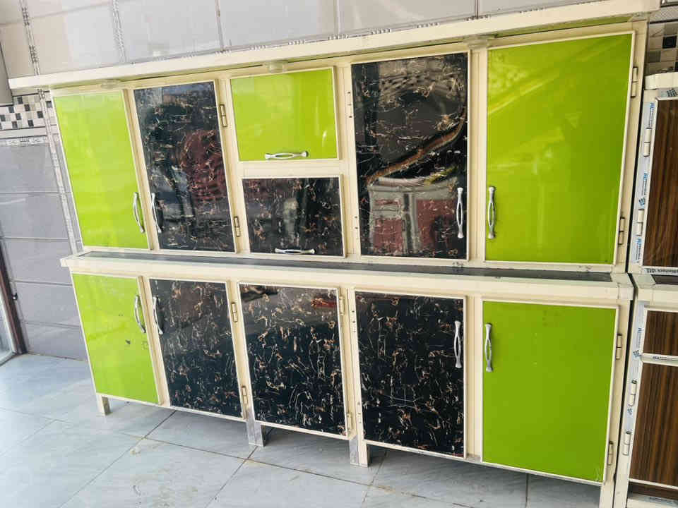 سلام عليكم كاونترات مستخدم نضيف مكاني الرميثه للتواصل ‭0780 751 2911‬
