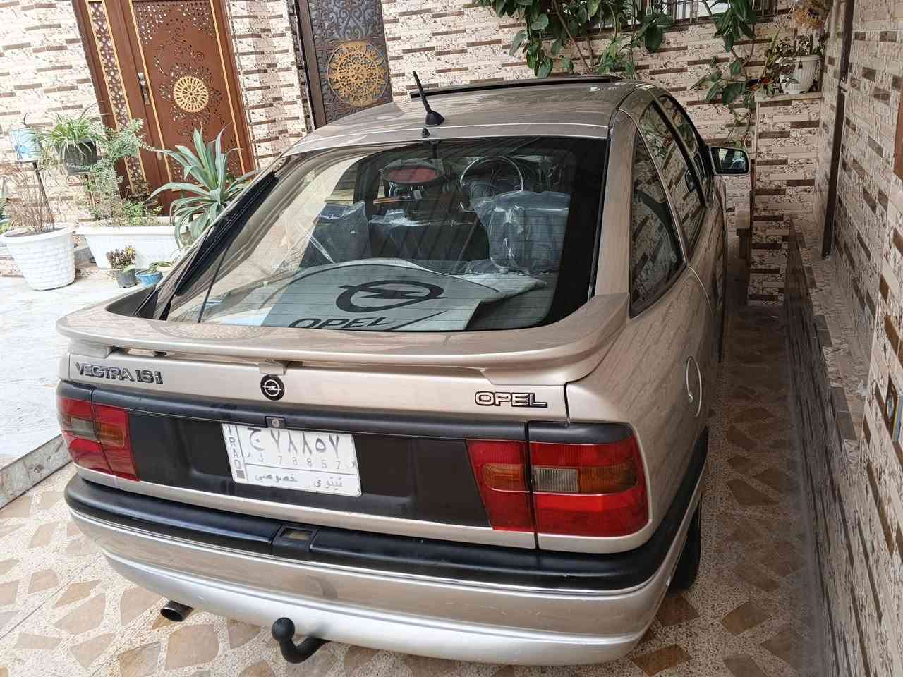 السلام عليكم 
اوبل فكترا موديل1992حجم16سياره كير اوتوماتيك قفل مركزي سلايت فول بس بدون تبريد سياره بااسمي كاربون بانزين بلاديه على وضع شركه  
***********
***********
