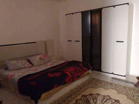 غرفه كامله مابيها اي كسر نضيفه مع دوشك جديد السعر 550 الف وبيها مجال بسيط مكان التراث ويمكنكم التواصل ع خاص او رقم ***********
