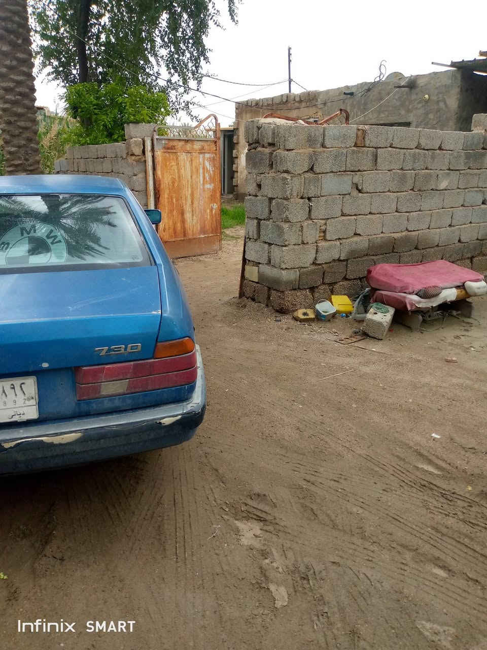 السلام عليكم بي ام دبليو للبيع رقم ديالى محرك جديد كل كهرباياتهه تشتغل تبريد العنوان  كربلاء الحسينية ***********
