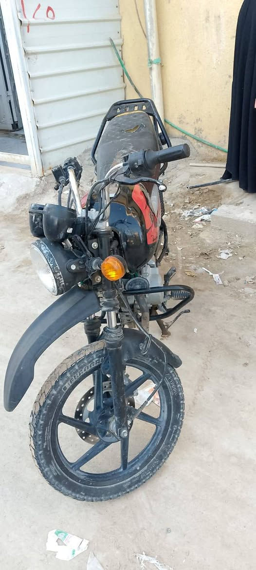 دراجه بوكسر  للبيع السعر 800 مستعجل عله بيعته اوراق ضايعه رقم شاصي بيه اتكفلك من سرقه وعشائر
مستعجل عله بيعته مكاني كربلاء 
***********
