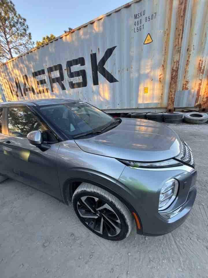 متسبوشي اوتلندر ٢٠٢٤ موصفات se لايت امامي ليد حساس امامي وخلفي رادار امامي نقطة عمياء فور ويل صندوق كهرباء شحن واير ليس شاشة كار بلي مراية جانبية شفط ٧ راكب وبعد موصفات بيها ماشية ٣٦ الف ميل السيارة بيها باب خلف سايق فقط تعديل بارد بدون صبغ ايرباك فقط بردة طاك وراجع بدون داخل السيارة كاتي تترقم جميع محافظات شمالية السعر ٢٢٠ وبيها مجال استفسار *********** مكان سيارة كركوك
