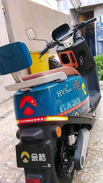 السلام عليكم
دراجة شحن HVS 318  بطارية عدد6 /32امبير جاف الشحنة الوحدة تمشيك اكثر من 50 كيلو ملفها 2000 سرعتها 70كم حقيقي 
دراجة تعتمد عليها الله شاهد وبعدها جديدة وبلادية 
السعر 850 
العنوان بغداد/ الكمالية
***********
