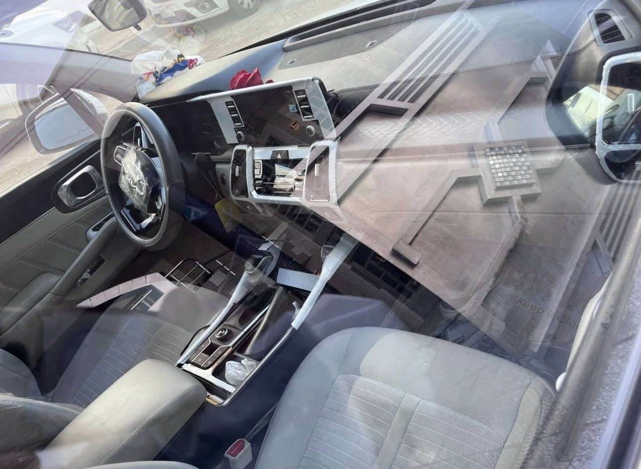 سلام عليكم سورنتو 2023 خليجي 4 سلندر محرك 2500 ( خمسه راكب ) فول مواصفات السياره 
تحويل وكاله بشرط وكالة نم السياره 
ماشيه 80 Km
بنوراما  
كشن كهرباء 
انضمة قيادة 
بصمة 
حساسات 
لايت عدسات 
وبقية المواصفات المعروفه 
مكان السياره 📍 بغداد  السيدية 
السعر المطلوب  ٢٥٠  وبيها مجال ان شاءالله 
***********
